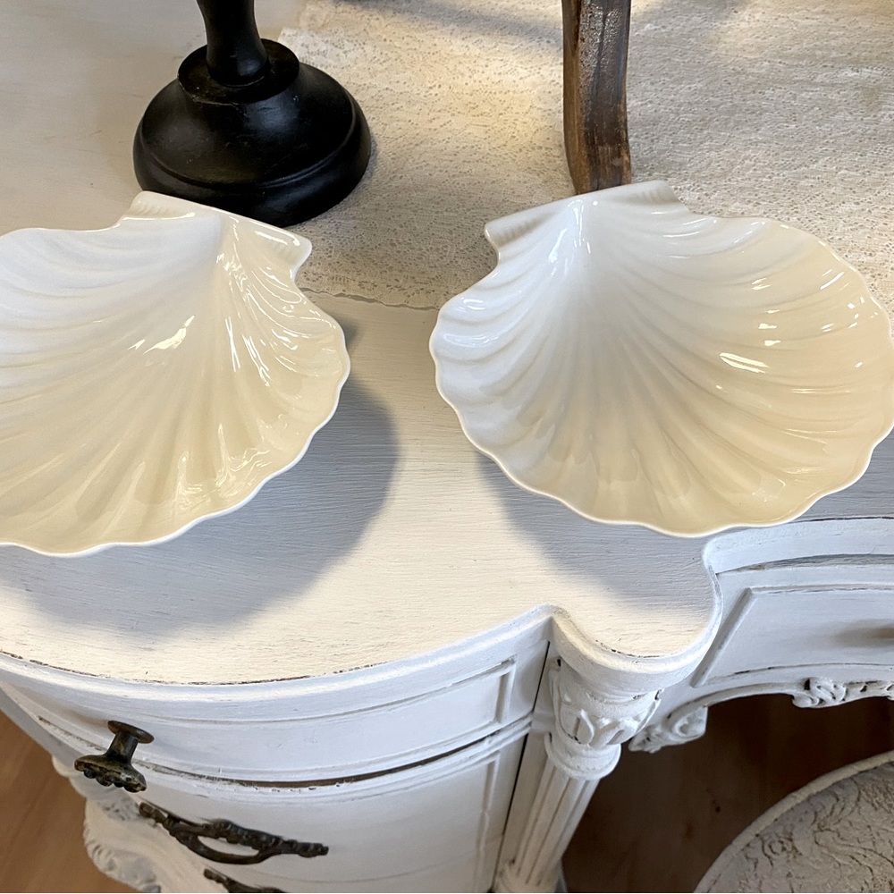 Limoges she’ll white dish